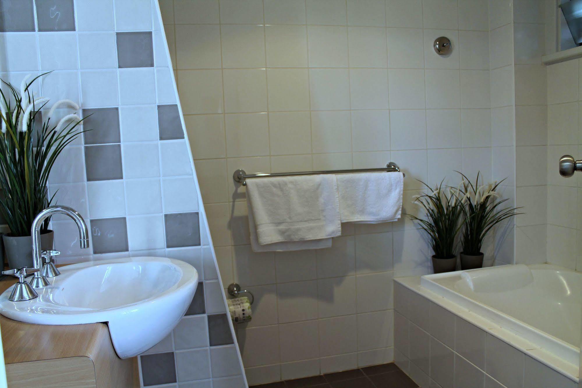 Adelaide Dress Circle Apartments - Ward Street Экстерьер фото